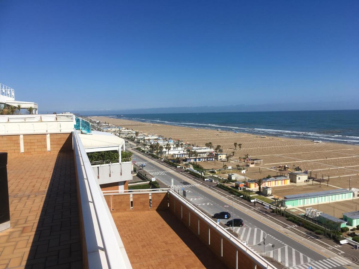Appartamento Fronte Mare Rímini Exterior foto