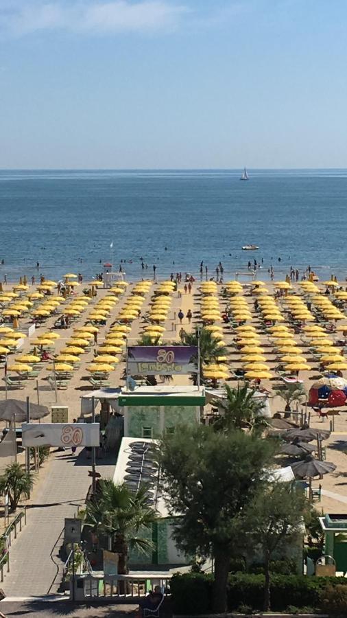 Appartamento Fronte Mare Rímini Exterior foto