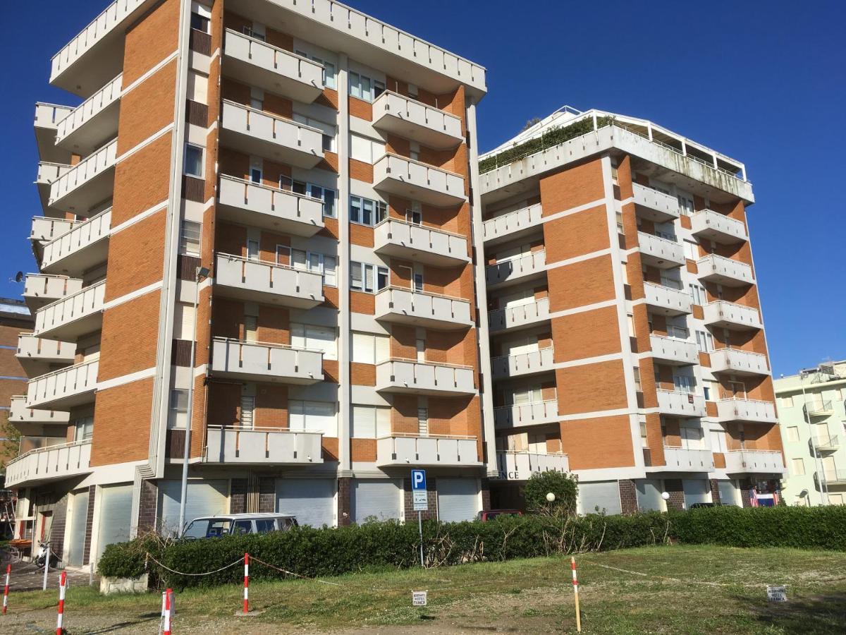 Appartamento Fronte Mare Rímini Exterior foto