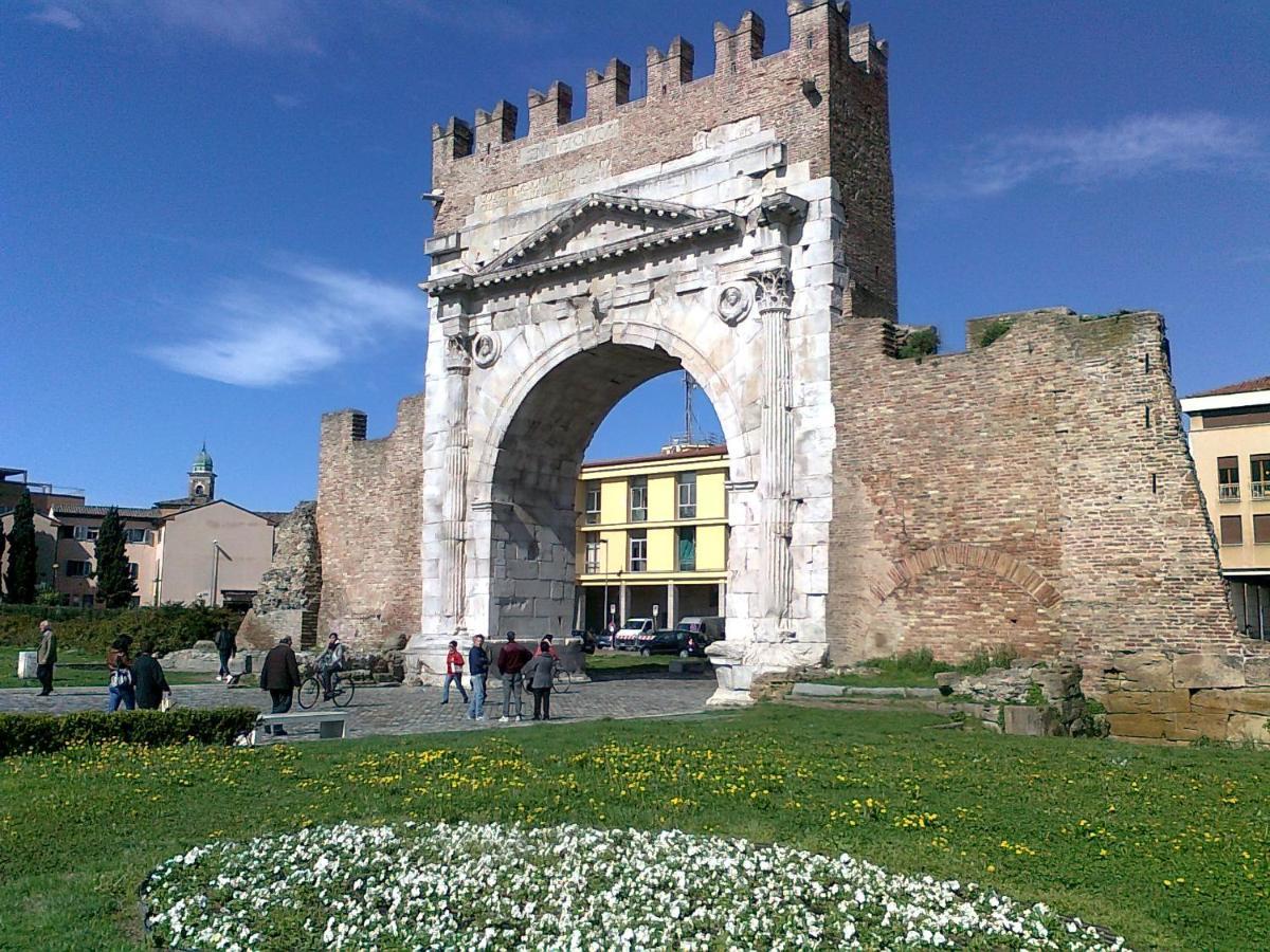Appartamento Fronte Mare Rímini Exterior foto