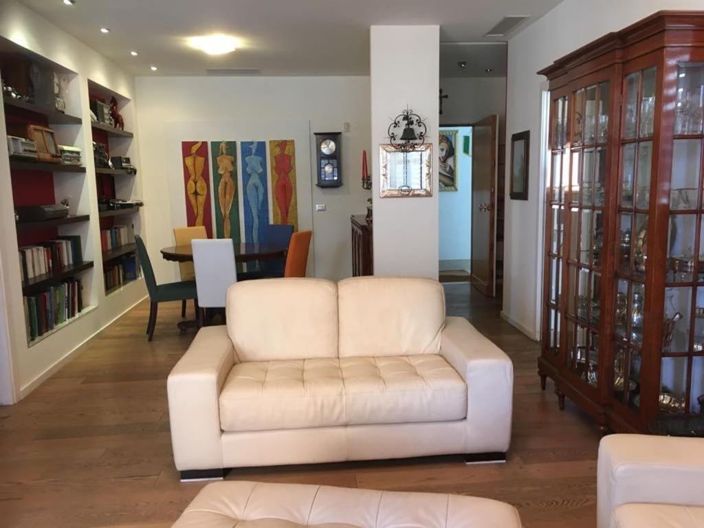 Appartamento Fronte Mare Rímini Exterior foto